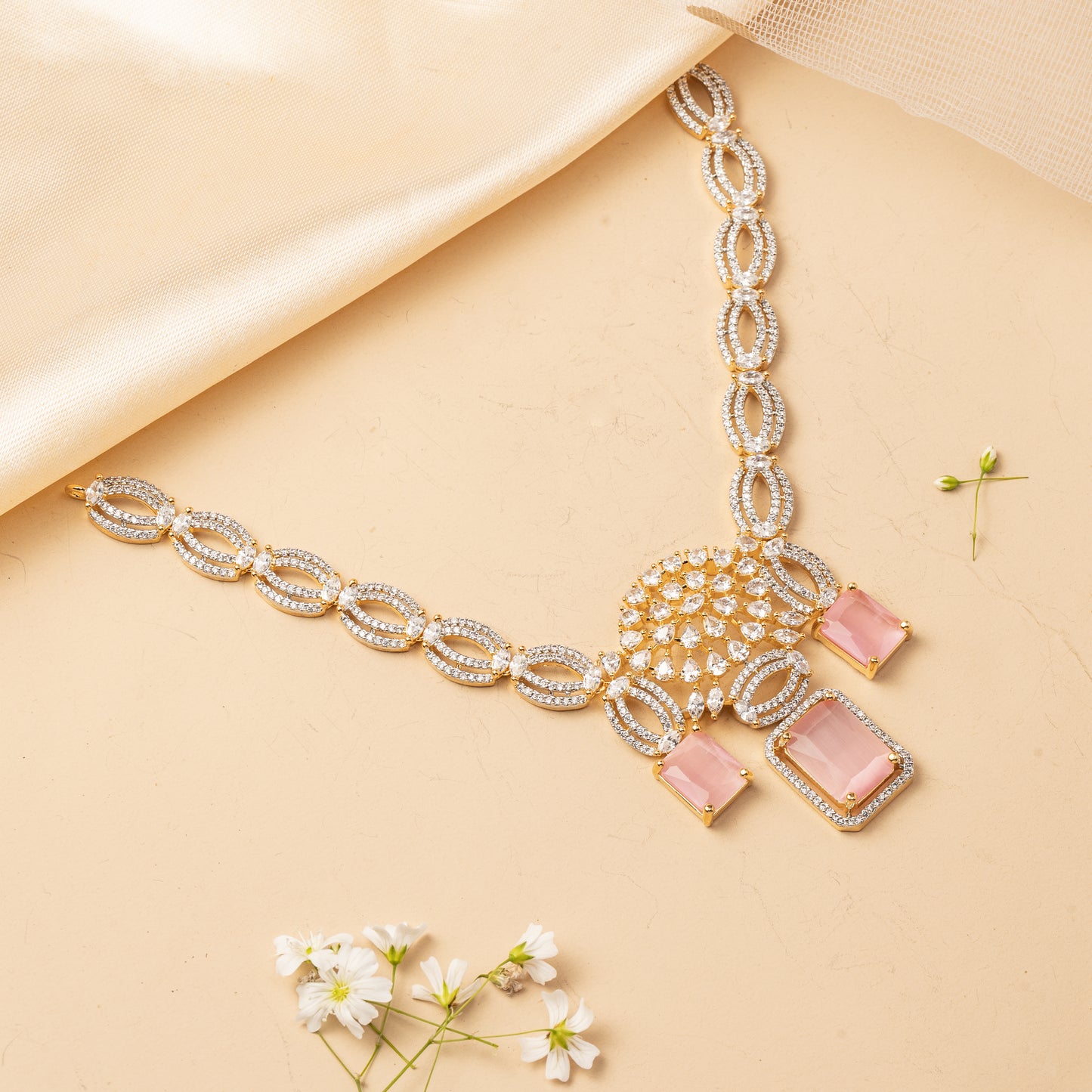 Rosythe Arc - Modern Emblem Necklace Set