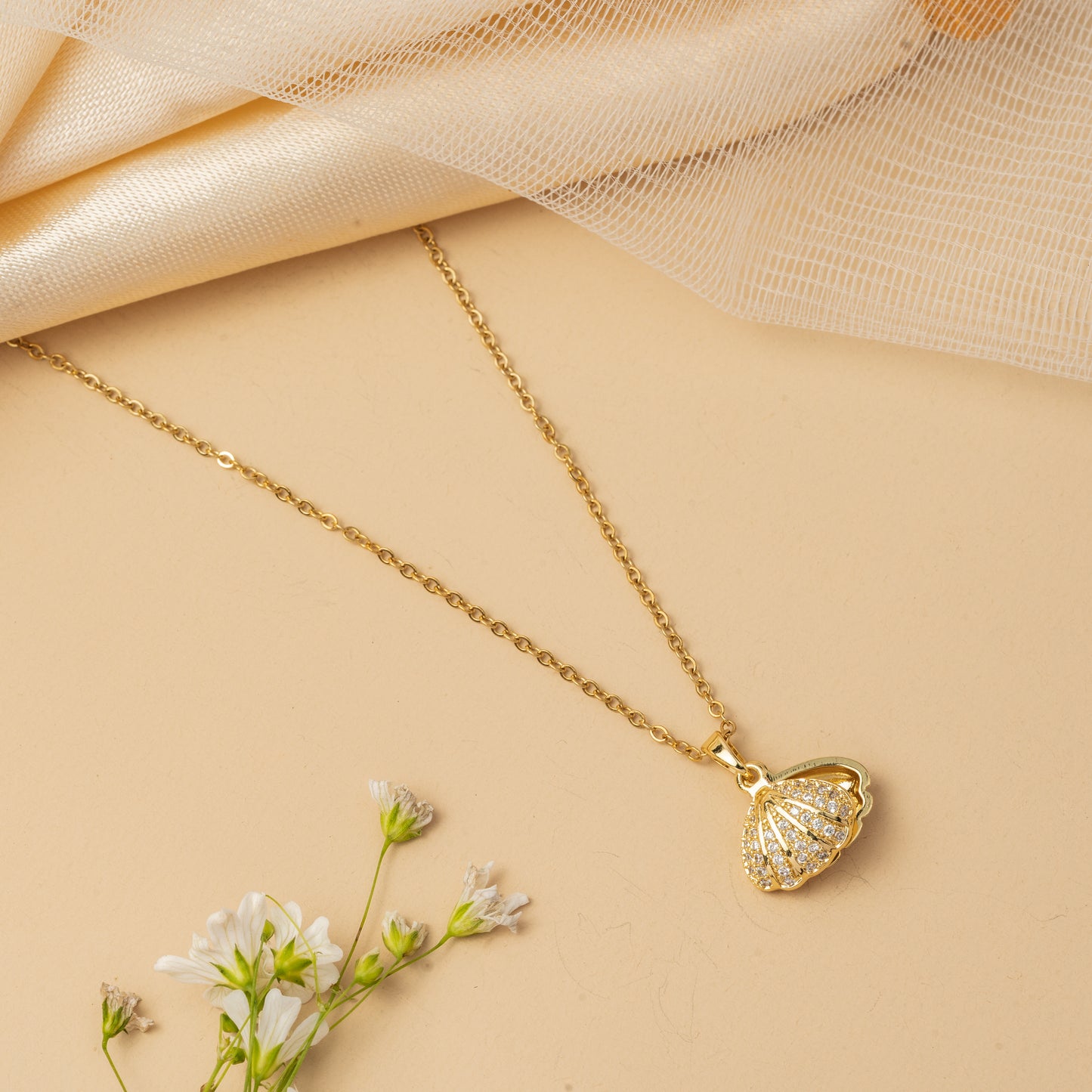 Solvera Charm - Radiant Disc Pendant Necklace