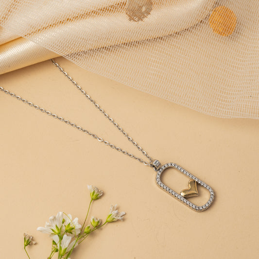 Nyxelle Link - Refined Oval Pendant Necklace