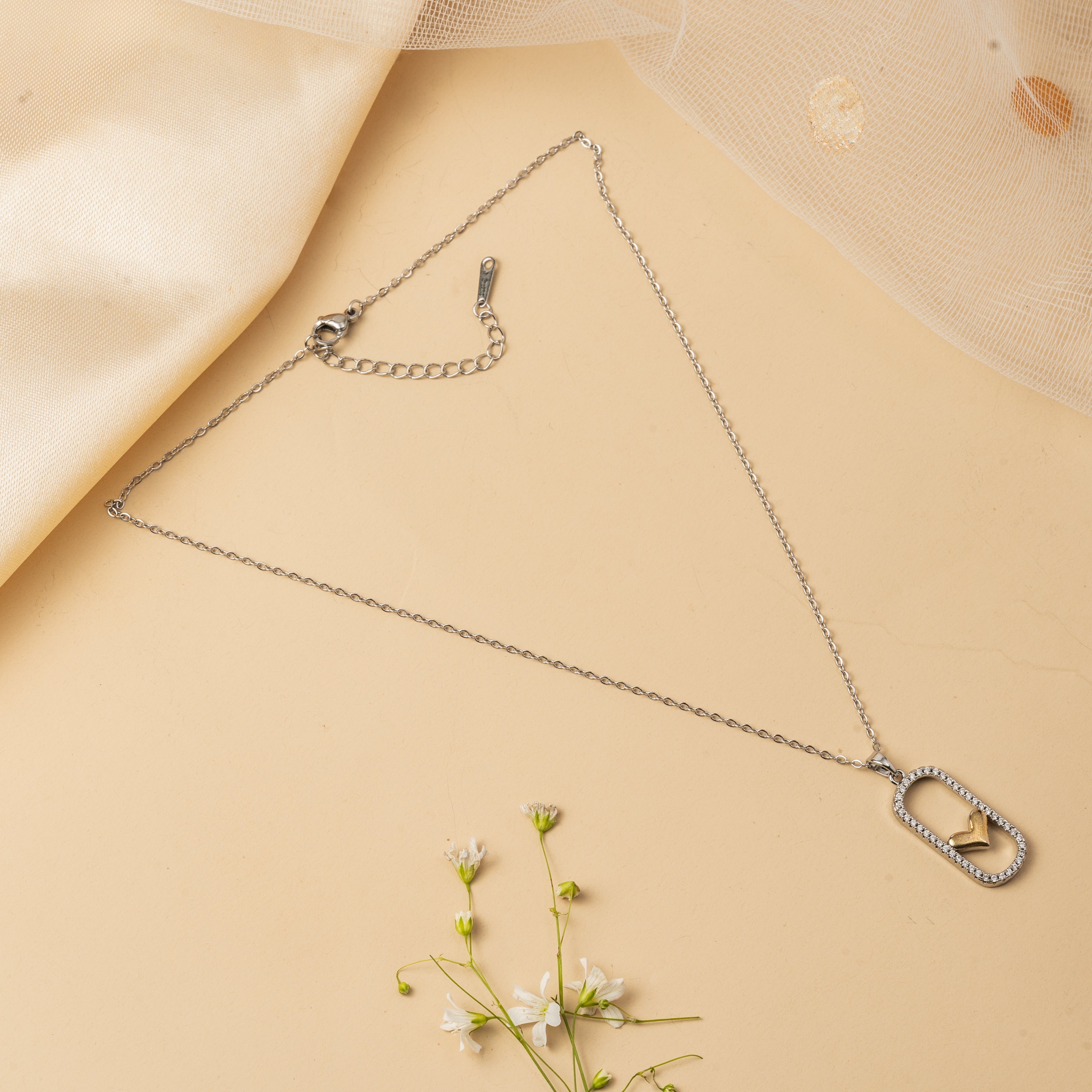 Nyxelle Link - Refined Oval Pendant Necklace – celimi
