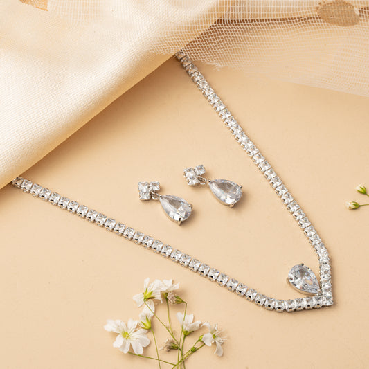 Lunivra Line - Minimal Drop Necklace Set