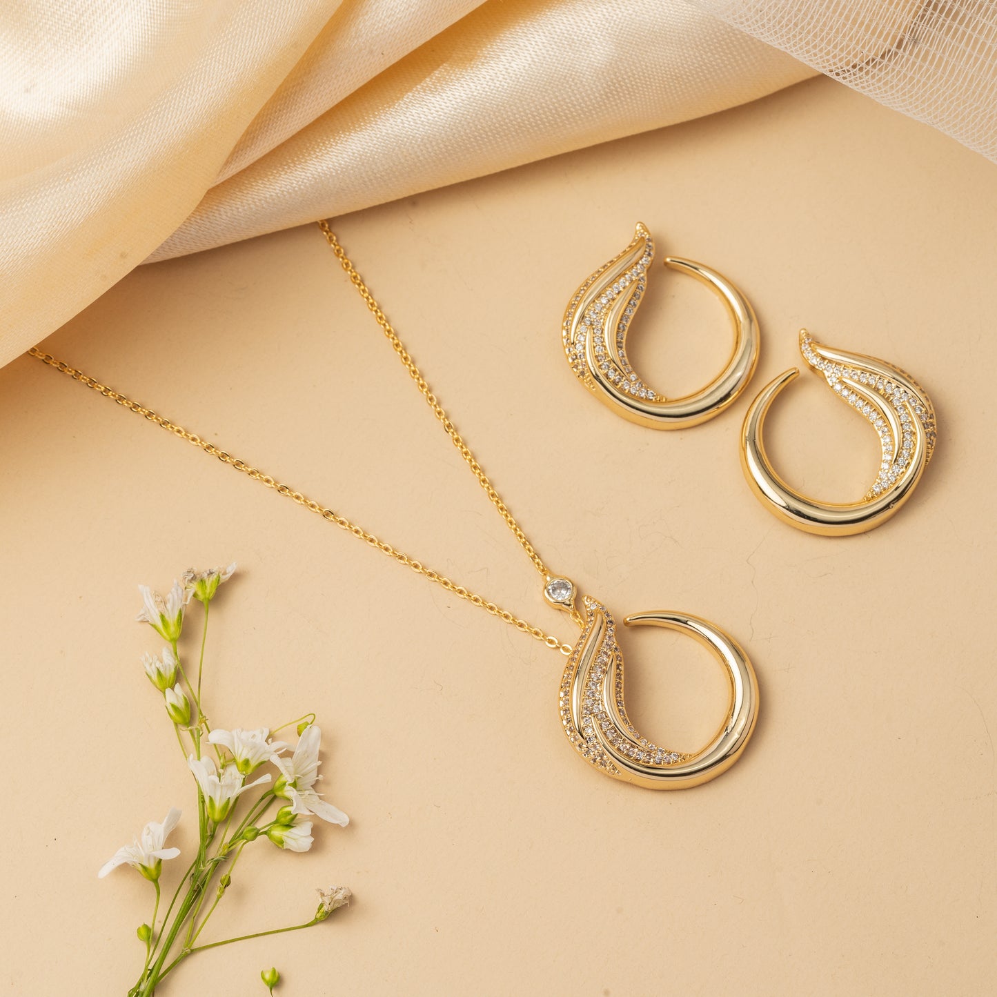 Lunara Loop - Pendant & Stud Set