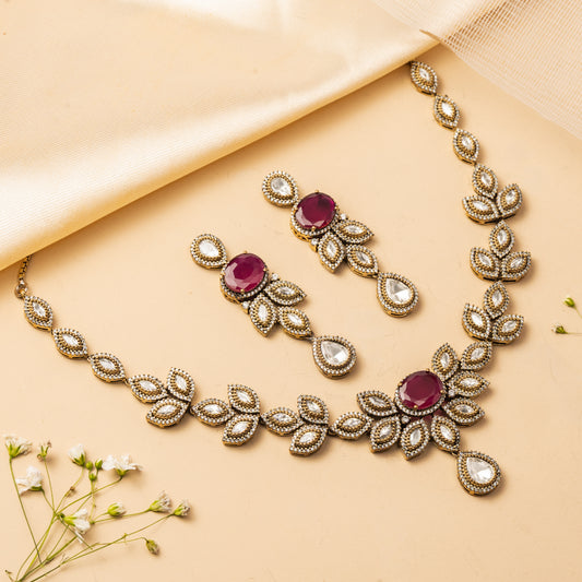 Sylvara Bloom - Leafline Necklace Set