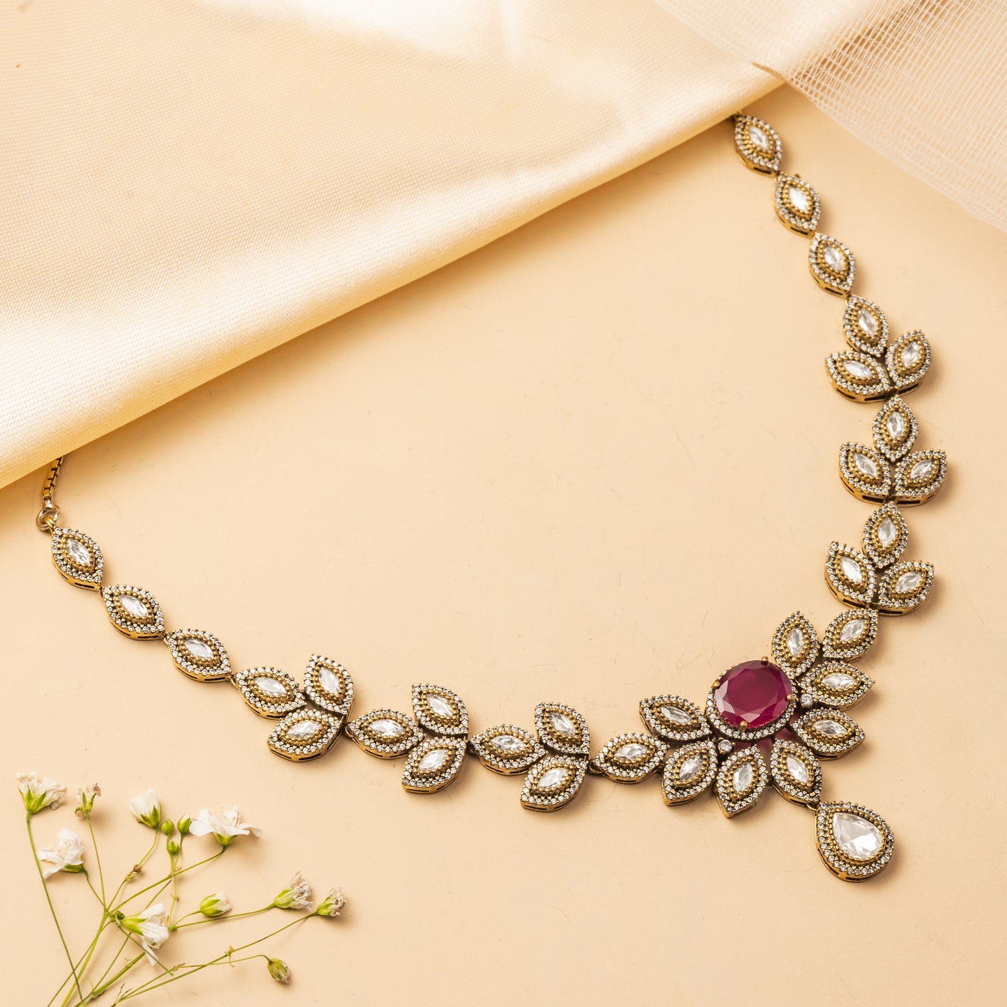 Sylvara Bloom - Leafline Necklace Set