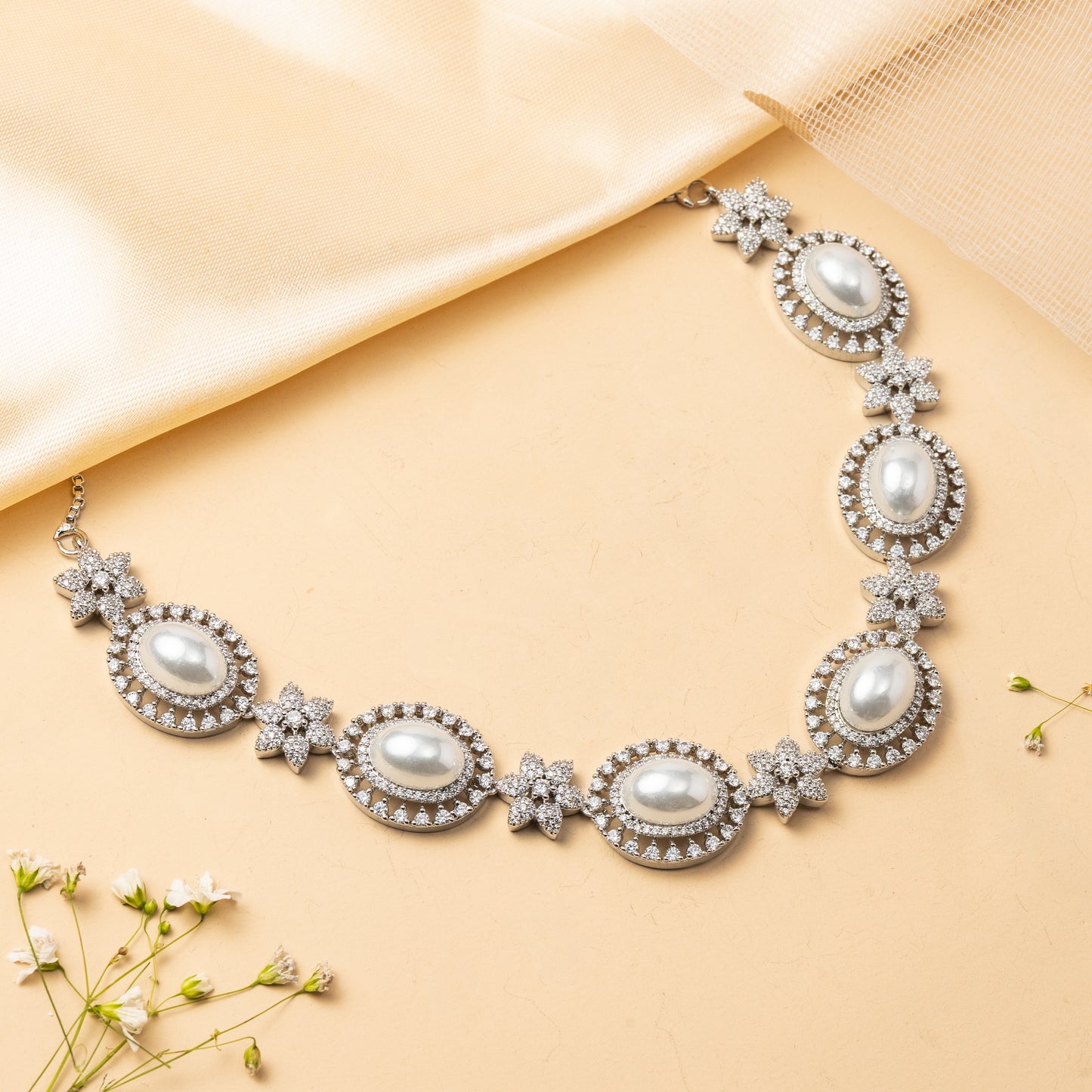 Aurelisse Garland - Oval Embrace Necklace Set