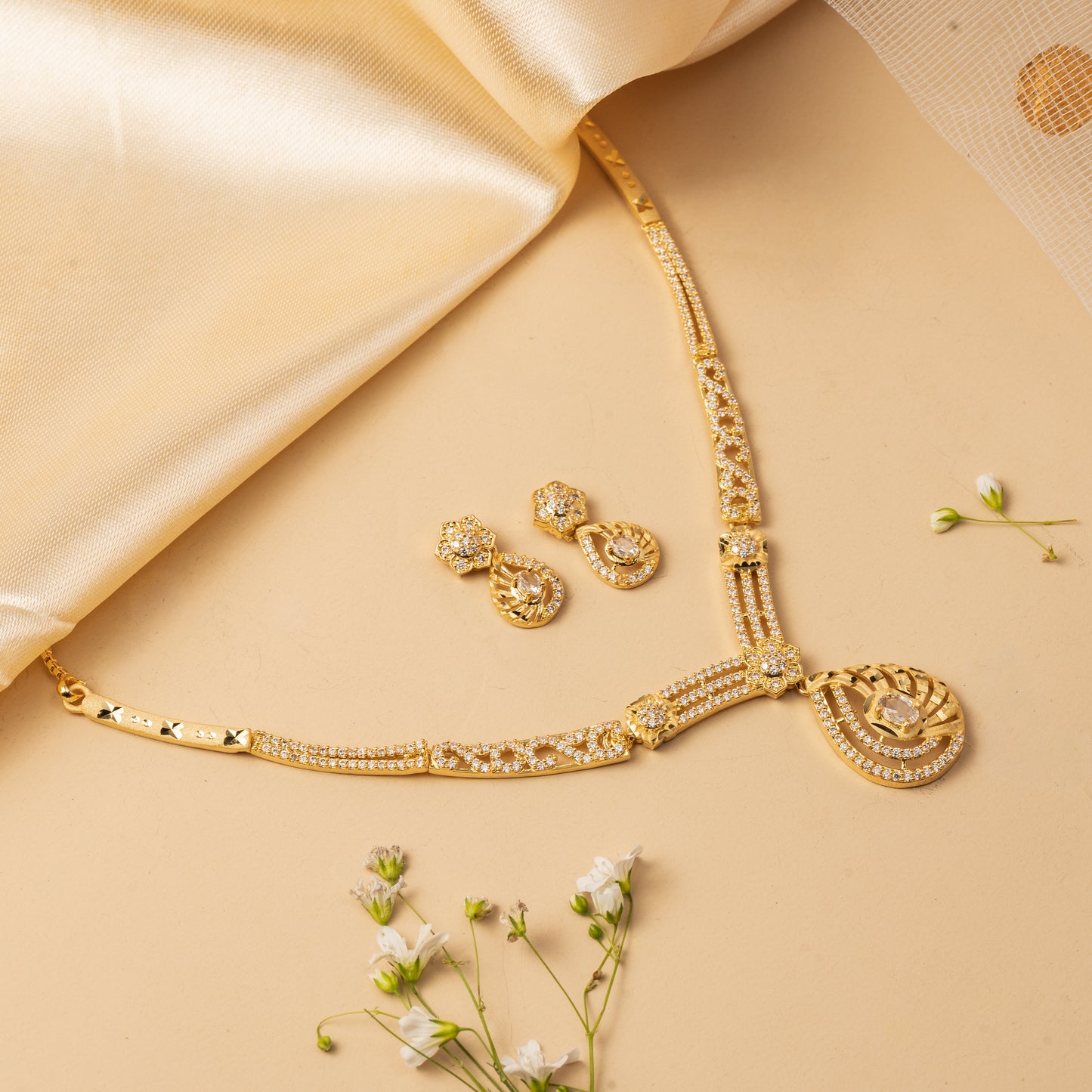 Elaryth Arc - Ornate Collar Pendant Set